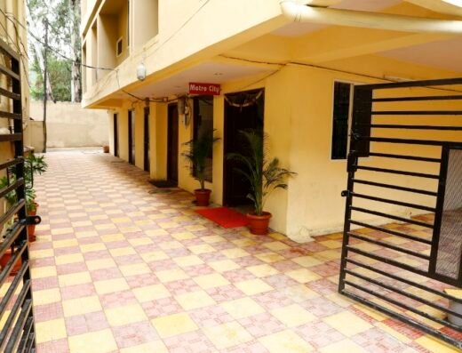 Metro City Hostel